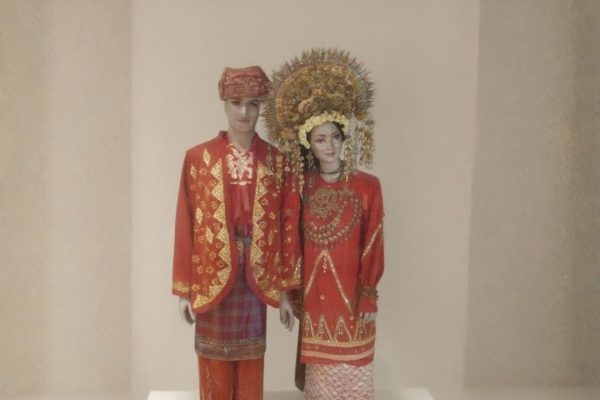 Pakaian Adat Kota Padang