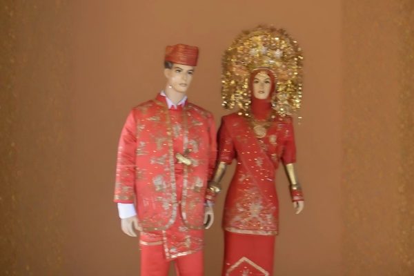 Pakaian Adat Lintau Kabupaten Tanah Datar