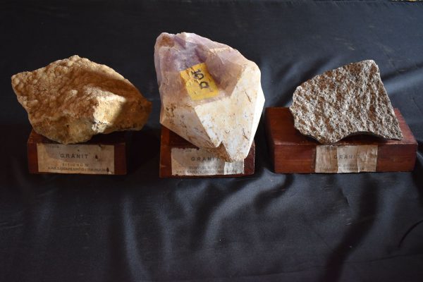 Benda Budaya – Batu Granit dan Mineral