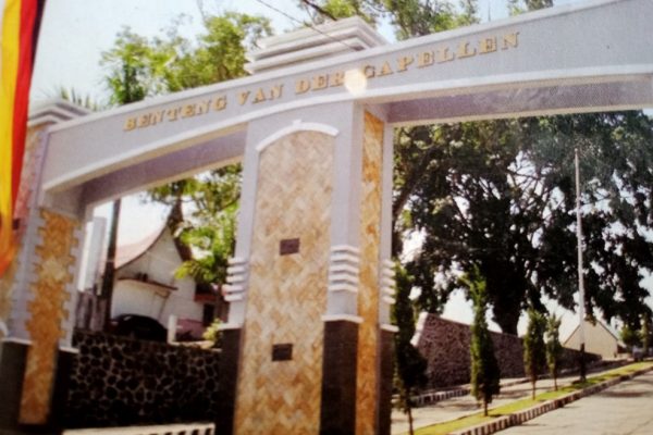 Benteng Fort van der Capellen