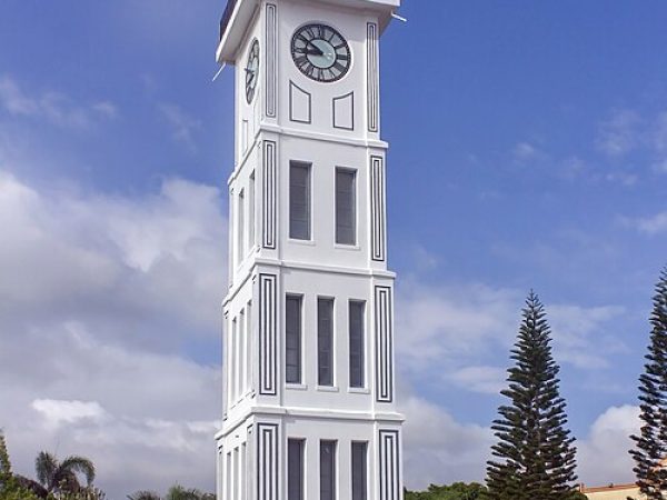 Jam Gadang: Ikon Waktu dan Kebanggaan Kota Bukittinggi