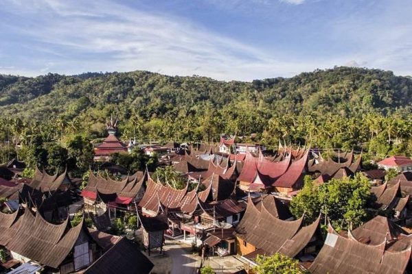 Nagari 1000 Rumah Gadang: Lorong Waktu Minangkabau di Lembah Saribu Cerita