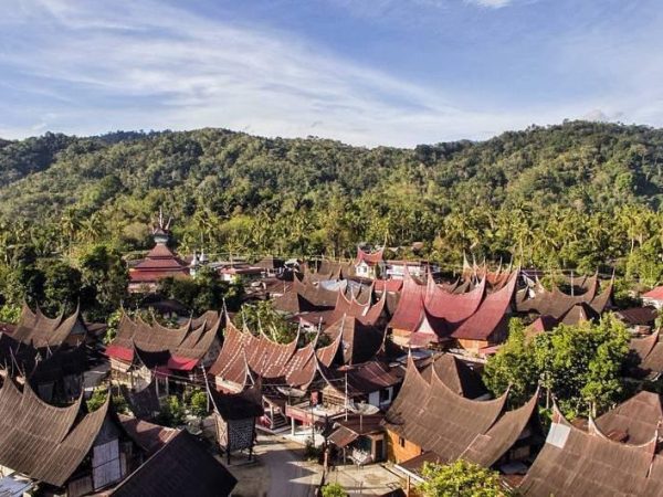 Nagari 1000 Rumah Gadang: Lorong Waktu Minangkabau di Lembah Saribu Cerita